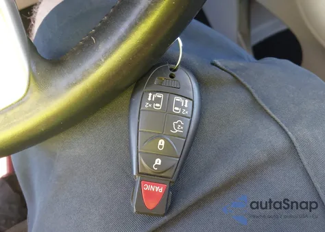 2013 Dodge Grand Caravan Sxt z USA, uszkodzony, nr VIN 2C4RDGCG7DR686210